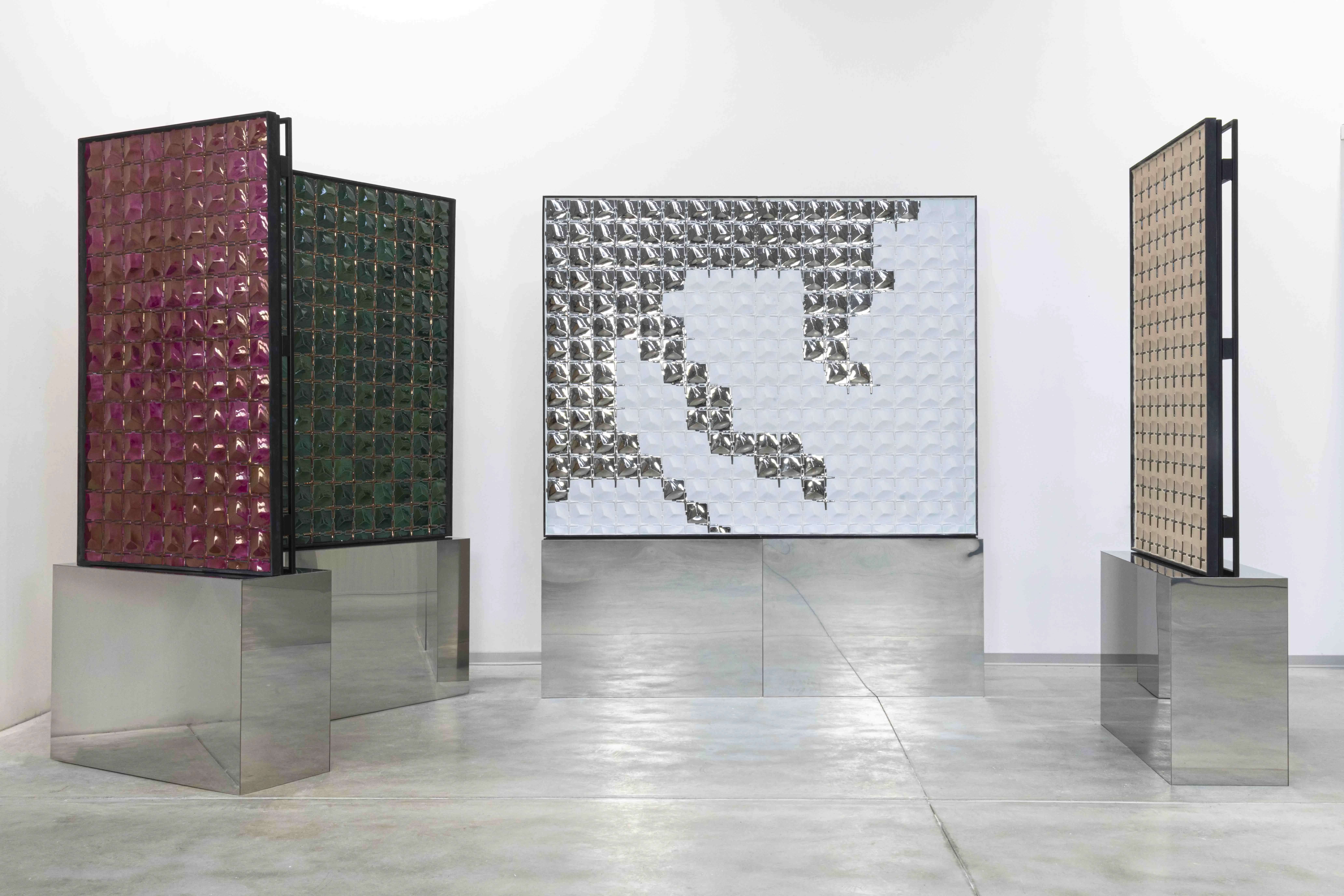 Three-dimensional surfaces for architects