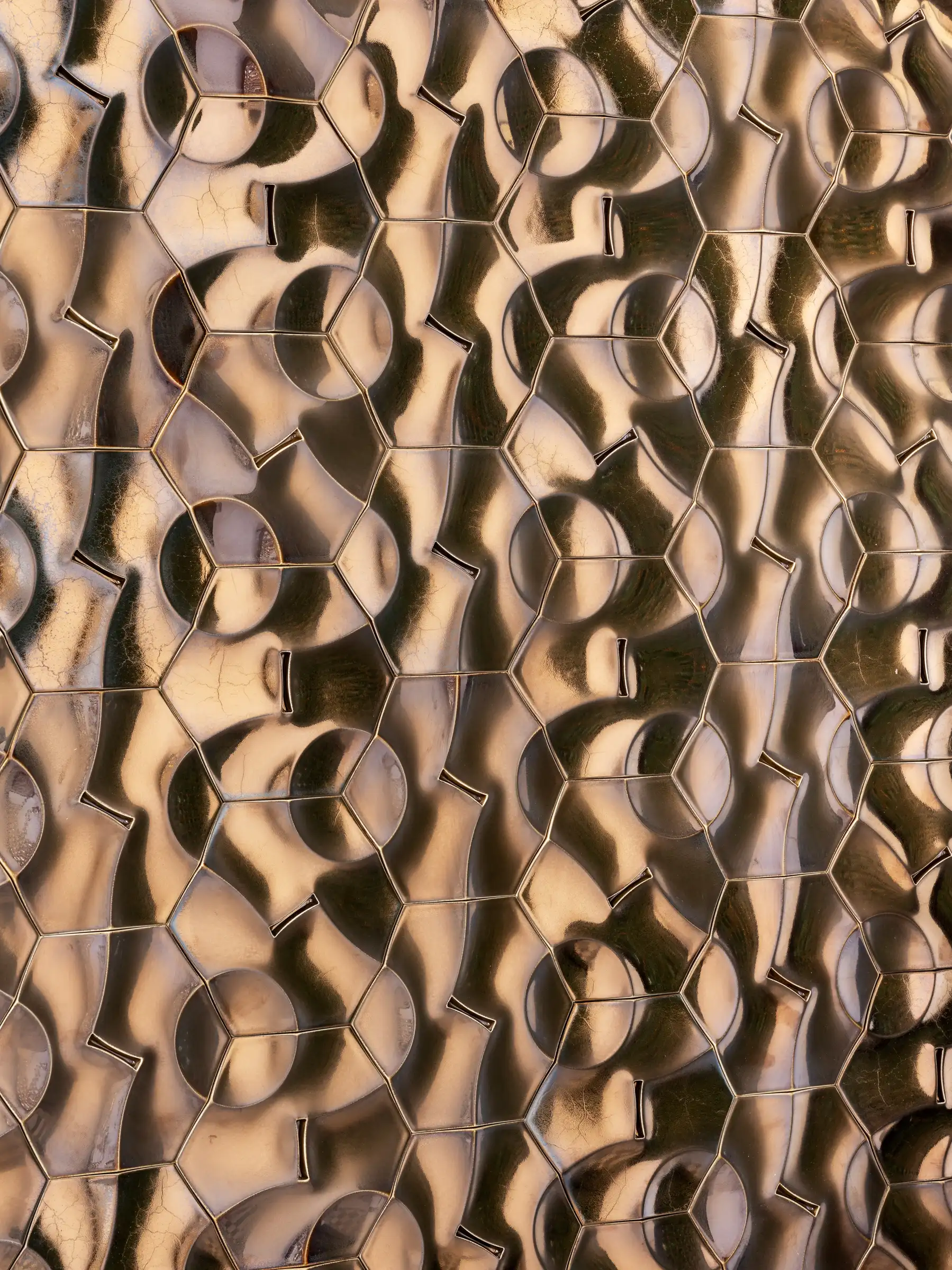 Cadenza bronze close-up